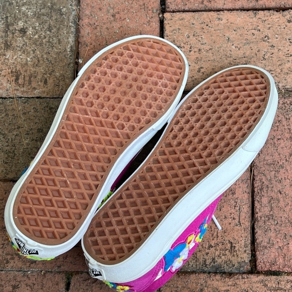 NEW VANS Old Skool Embroidered Flower Sneakers in Fuchsia Pink - Picture 8 of 8